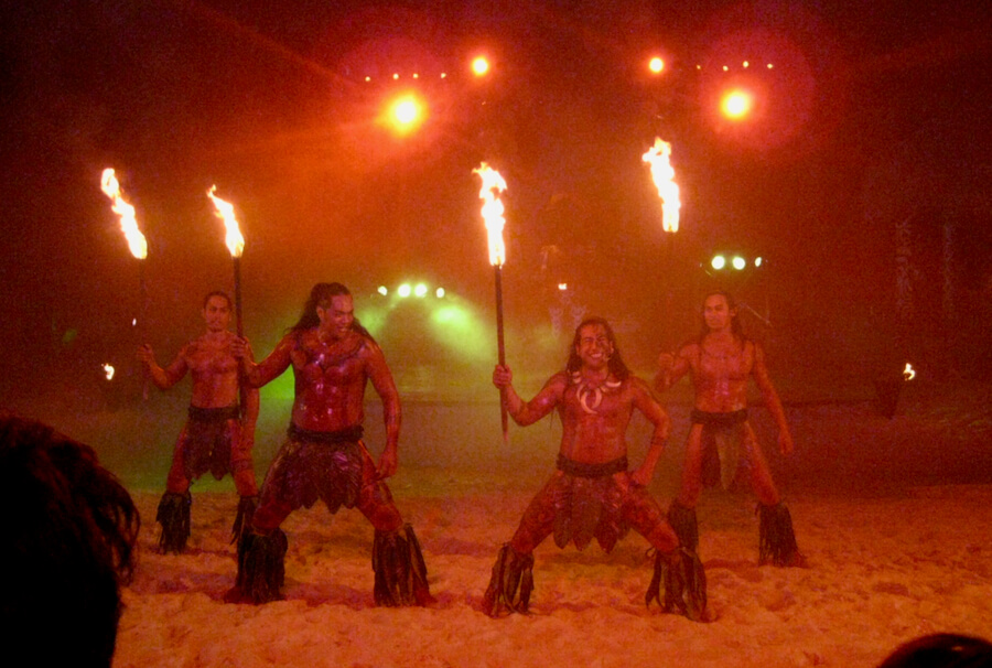 Show nocturno de PortAventura: Noches de Fuego en Tahití