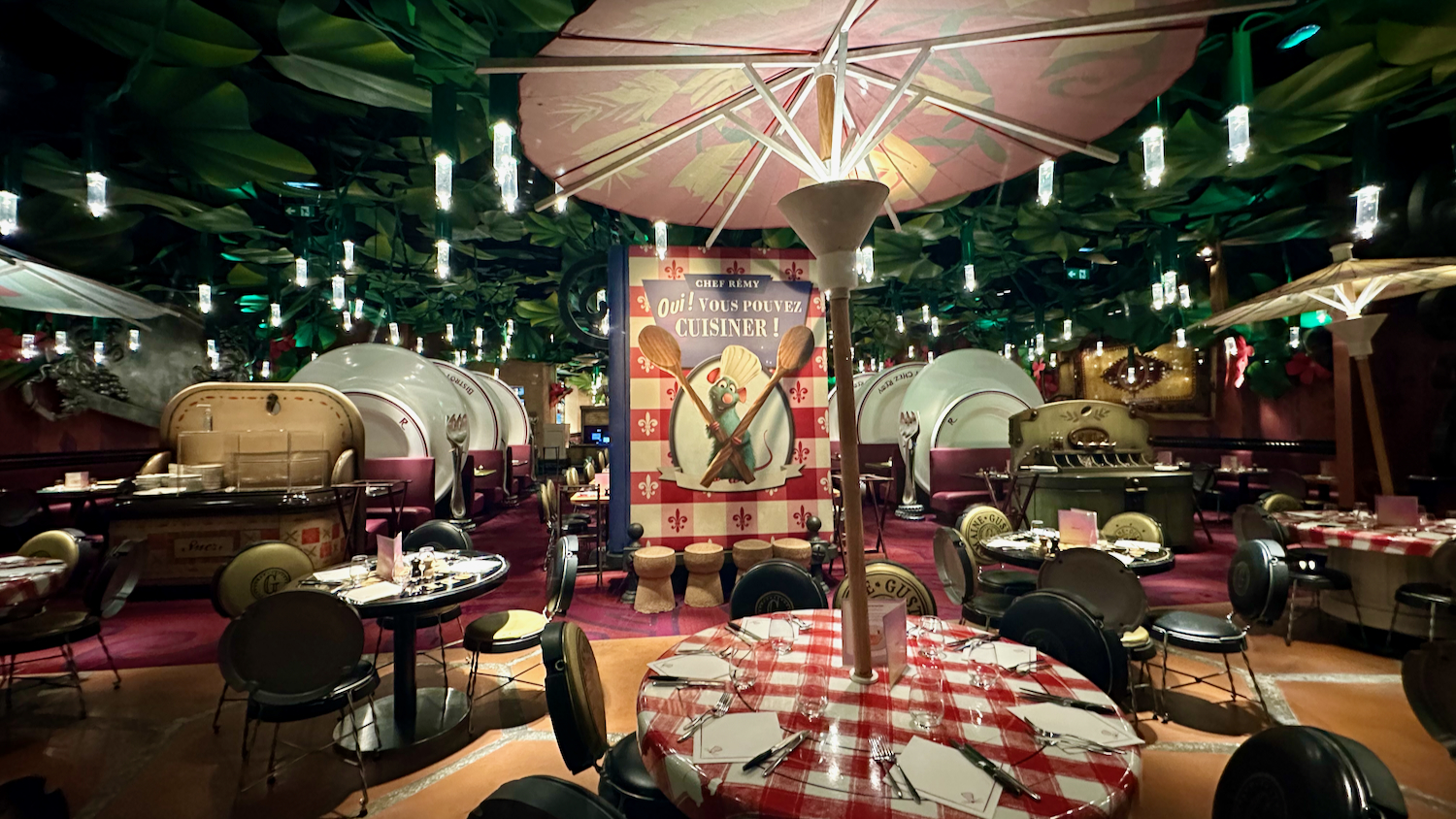 Lee más sobre el artículo Dónde comer en Disneyland Paris: guía gastronómica completa 2024