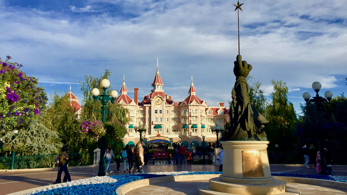 Lee más sobre el artículo Disneyland Paris mes a mes: atracciones cerradas, eventos, temperaturas…