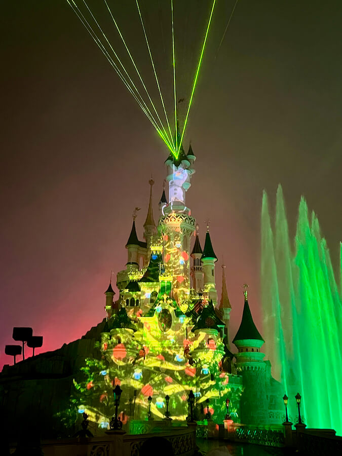 Espectáculo nocturno de navidad Disney Dreams of Christmas en Disneyland Paris