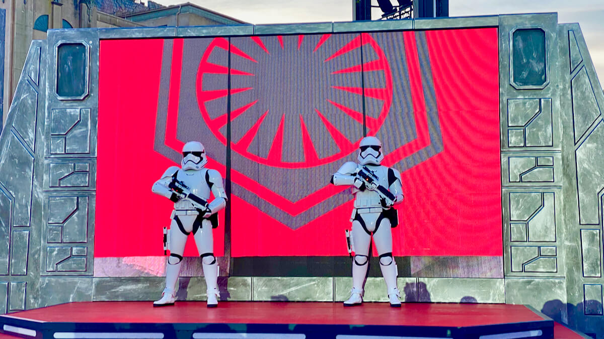 Lee más sobre el artículo Leyendas de la Fuerza: la Temporada de Star Wars en Disneyland Paris – Guía completa