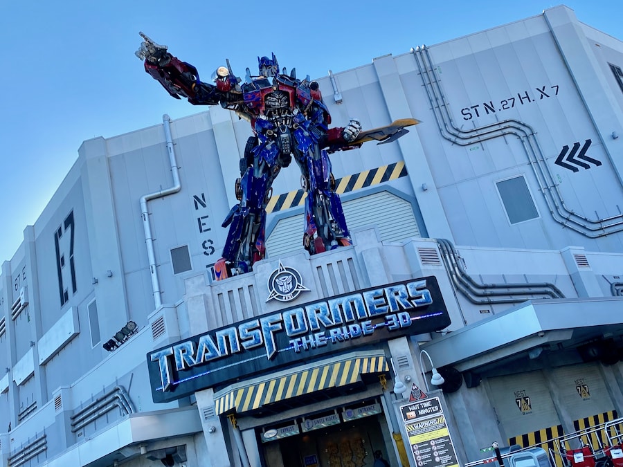 Cartel de la atracción de Transformers en Universal Studios Florida