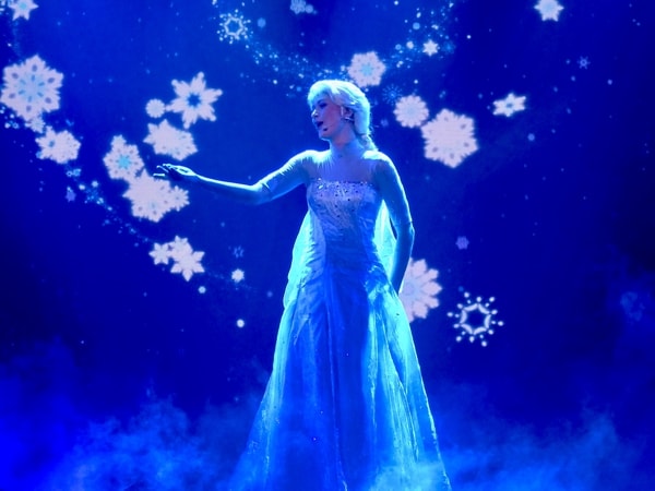 Elsa de Frozen en el espectáculo Mickey y el Mago de Disneyland Paris