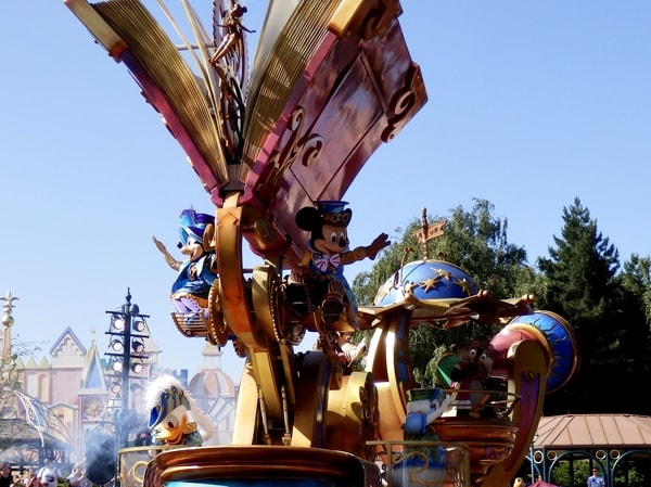 Mickey y sus amigos en Disney Stars on Parade