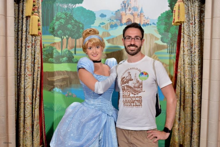 Foto con Cenicienta en el Pabellón de Princesas de Disneyland Paris