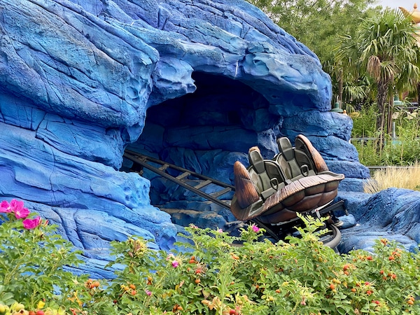 Crushs Coaster montaña rusa de Buscando a Nemo Atracción de Walt Disney Studios en Disneyland Paris