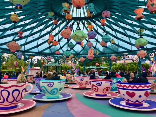 Mad Hatter Tea Cups - Atracción de Disneyland Paris