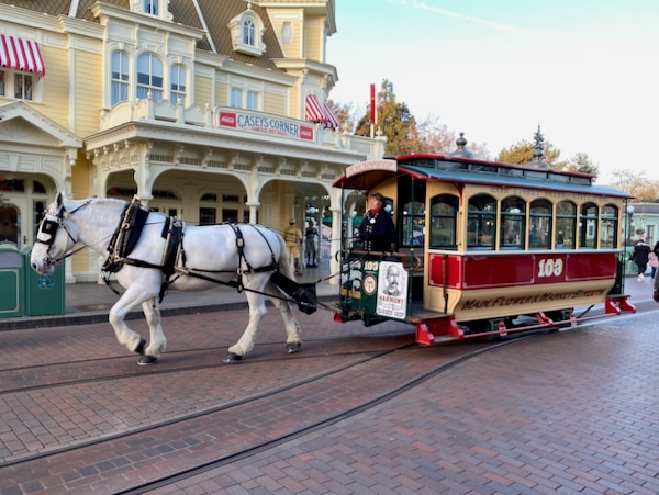 Tranvía tirado por caballos - Atracción de Disneyland Paris