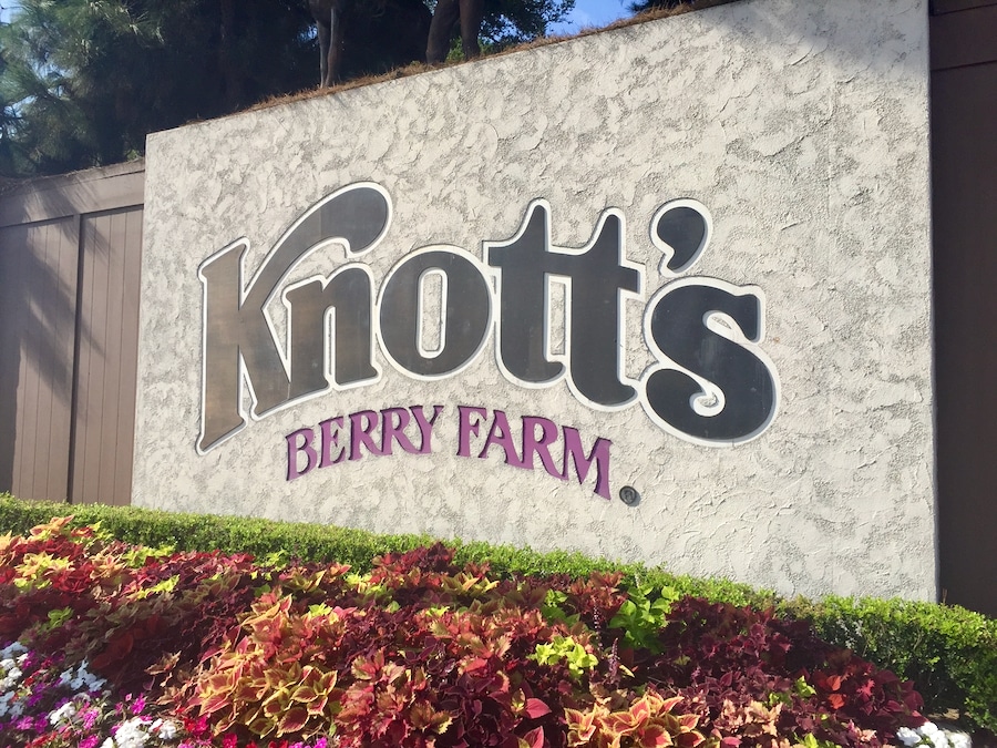 Cartel de Knotts Berry Farm en Los Ángeles