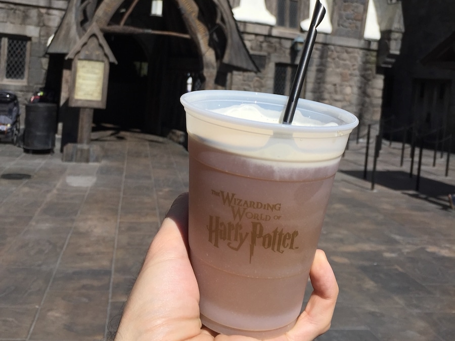 Cerveza de Mantequilla bebida del mundo mágico de Harry Potter en Universal Studios Hollywood