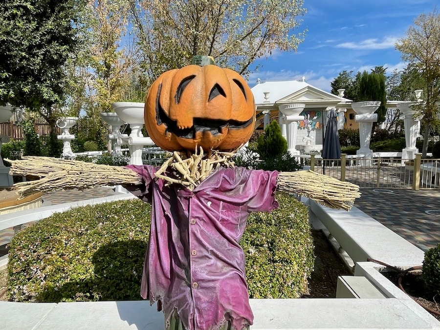 Decoración de Halloween en la zona infantil de Parque Warner