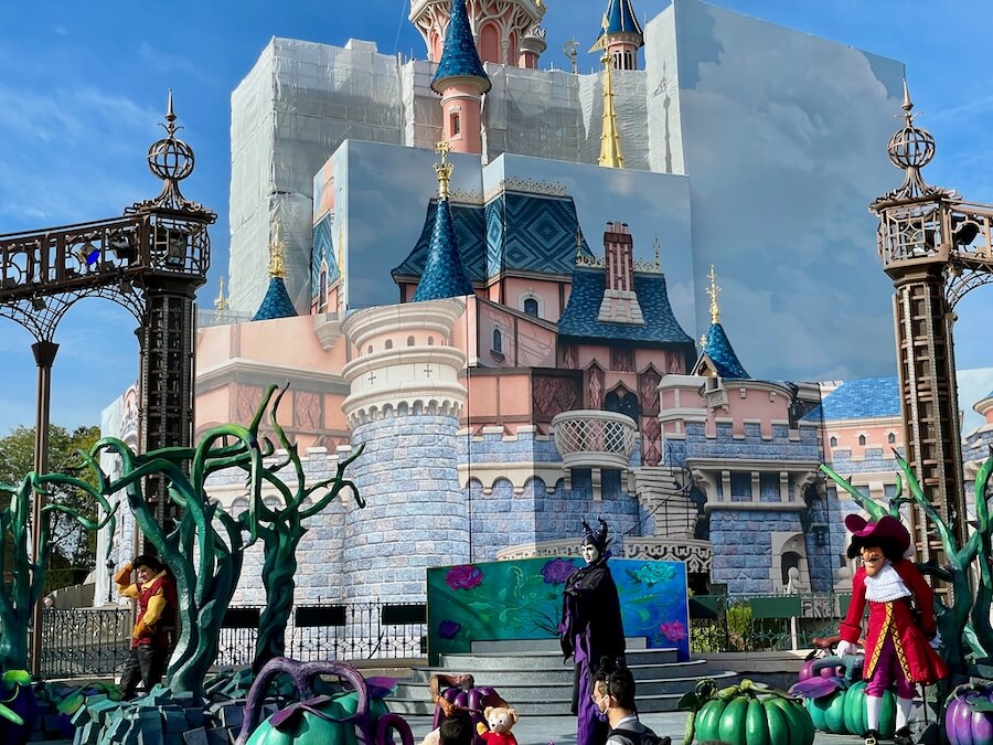 Villanos en el Escenario del Castillo del Halloween 2021 en Disneyland Paris