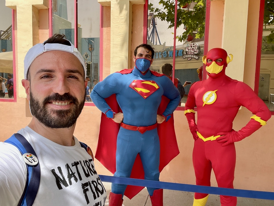 Encuentro con Superman y Flash con mascarillas