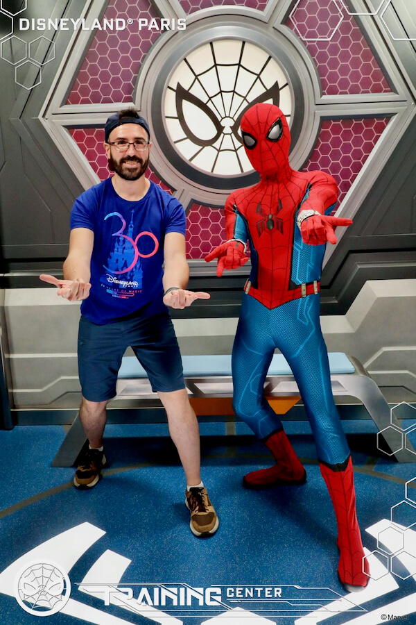 Encuentro heróico con Spider-Man en Avengers Campus Paris