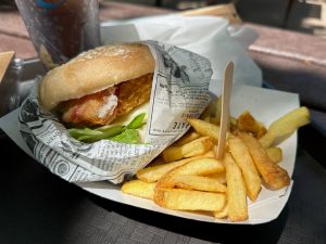 Chicken Stampida - Hamburguesa de pollo crujiente y bacon 2023
