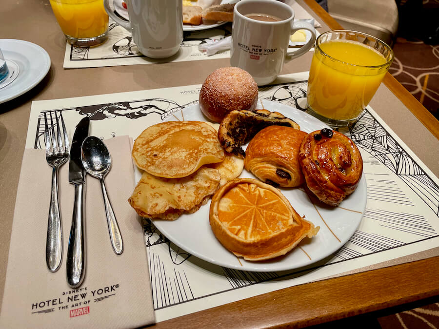 Desayuno en el Hotel New York - The Art of Marvel