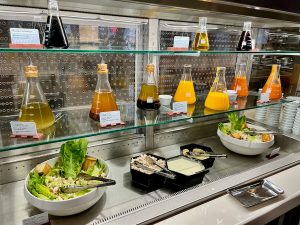 Ensaladas y distintos aliños, sopa de melón y gazpacho - PYM Kitchen
