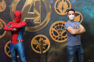 Foto con Spider-Man en la Super Hero Station del Hotel New York - The Art of Marvel