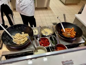 Pasta gigante con salsa de tomate o de gorgonzola - PYM Kitchen