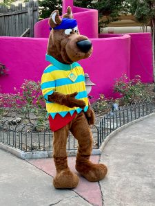 Scooby Doo con disfraz de Halloween en Parque Warner