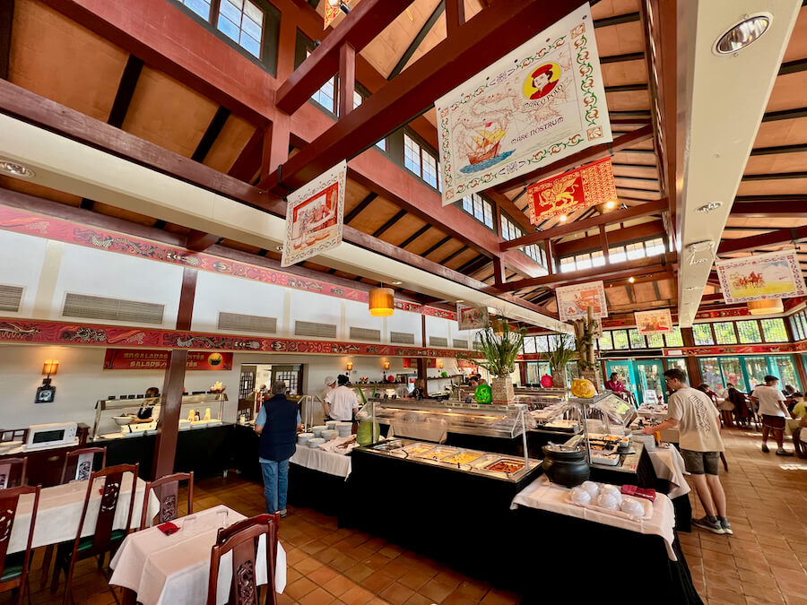 Interior del buffet libre Marco Polo en PortAventura