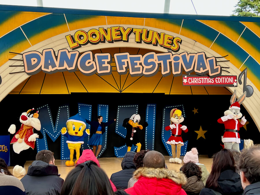 Espectáculo de Navidad Looney Tunes Dance Festival Christmas Edition - Parque Warner