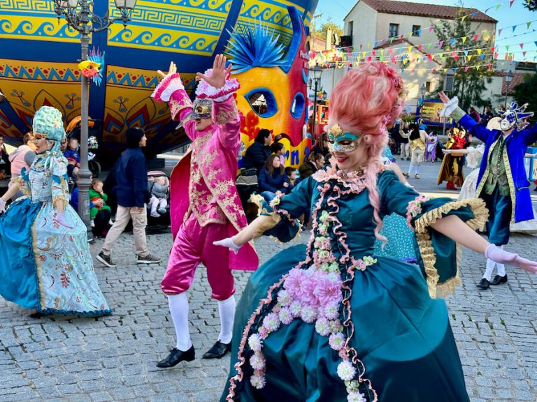 Personajes venecianos en el Carnaval de PortAventura World