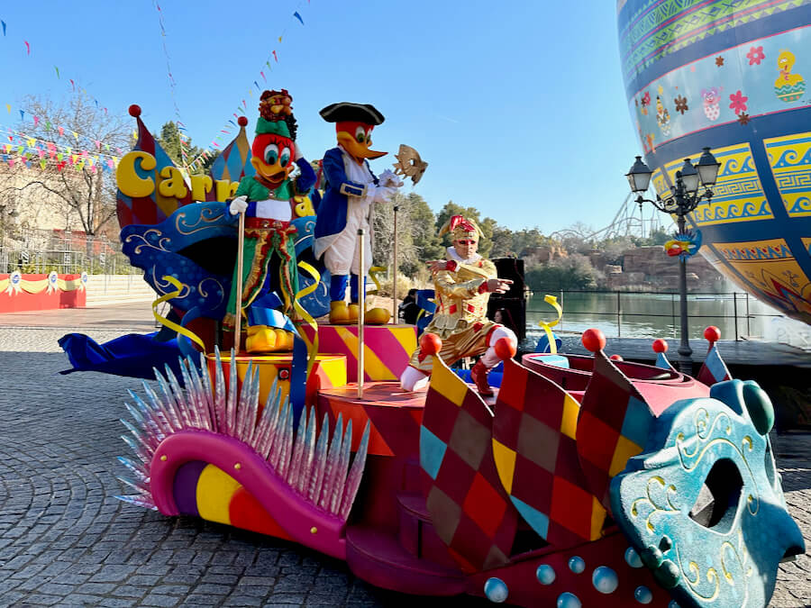 Woody y Winnie en el Carnaval de PortAventura