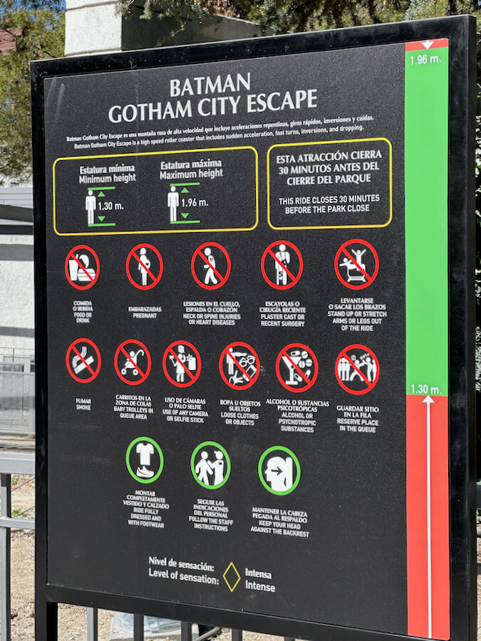 Alturas mínimas y restricciones de Batman Gotham City Escape en Parque Warner