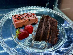 Tarta vegana de frutos rojos y tarta de toffee y chocolate - Bora Bora 2023