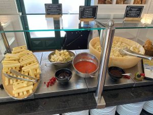 Buffet de cena en el Hotel PortAventura - quesos