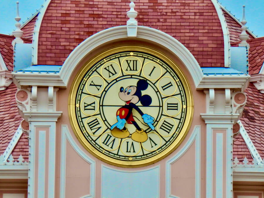 Reloj de Mickey del Disneyland Hotel - Disneyland Paris