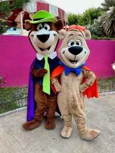 Oso Yogui y Bubu - Personajes Halloween Parque Warner
