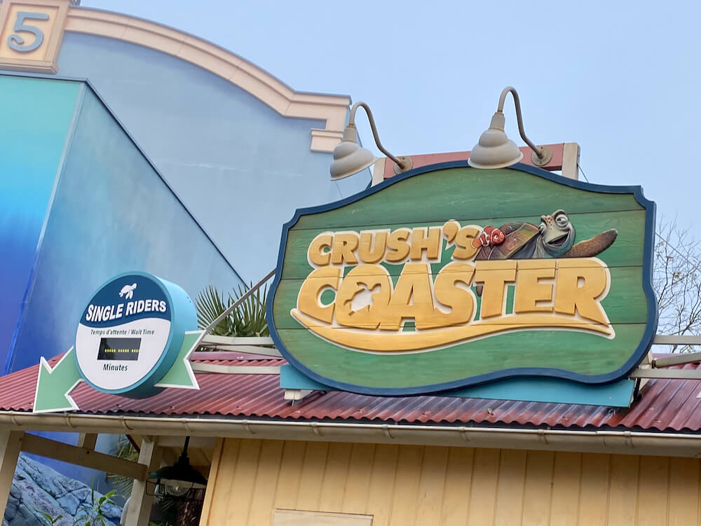 Cartel de cola Single Rider en Crushs Coaster del Parque Walt Disney Studios en Disneyland Paris