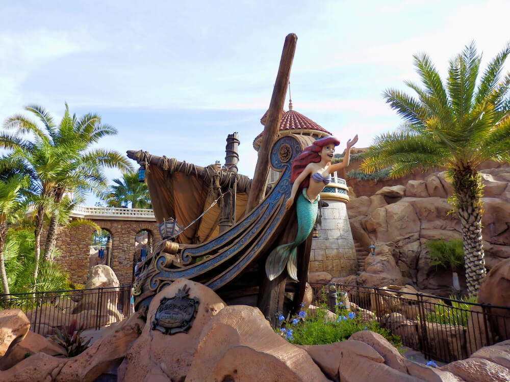 Entrada a atracción de La Sirenita en Magic Kingdom de Walt Disney World en Orlando