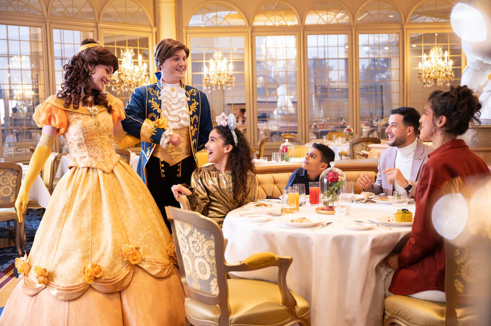 Restaurante de mesa con personajes La Table de Lumiere - Disneyland Hotel - Disneyland Paris