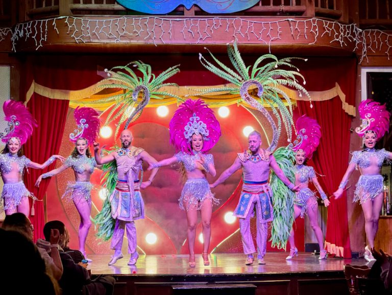 La Reina del Carnaval - Saloon de PortAventura