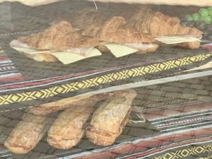 Croissants y bocadillos - Almuerzos del Arcabucero - Puy du Fou España 2024